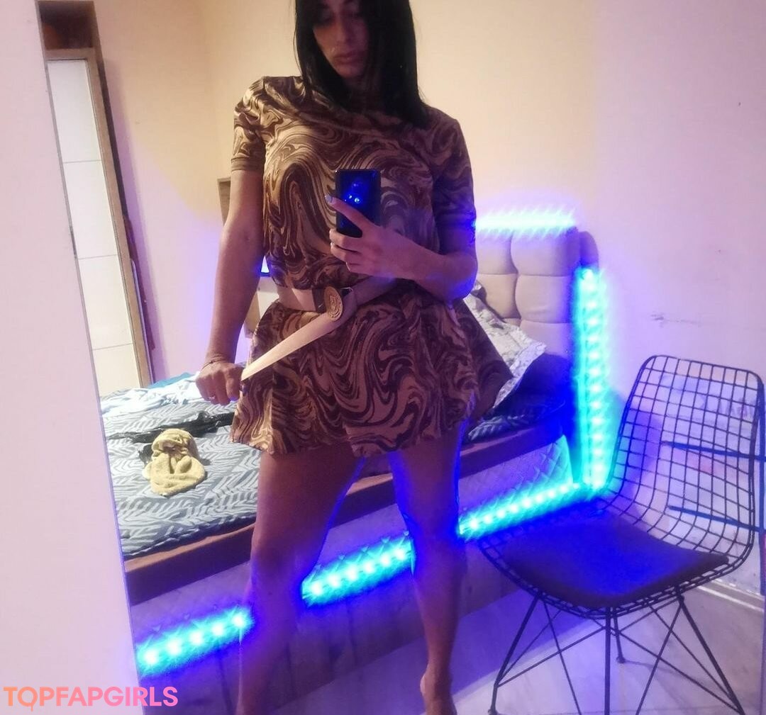Nahá fotka uniklých OnlyFans od Giulia Daqna #196