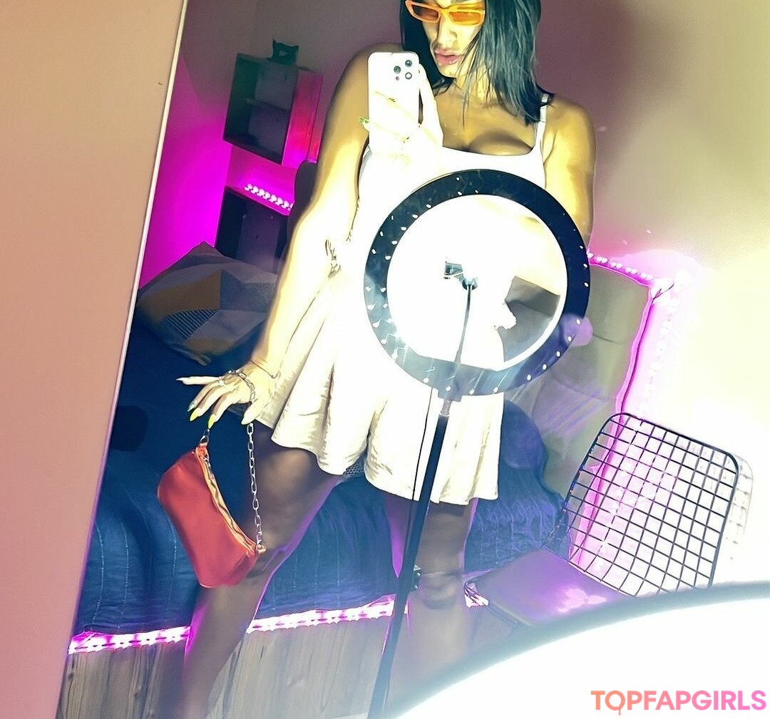 Nahá fotka uniklých OnlyFans od Giulia Daqna #216