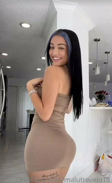 Naken lekkede OnlyFans-bilde av Malu Trevejo