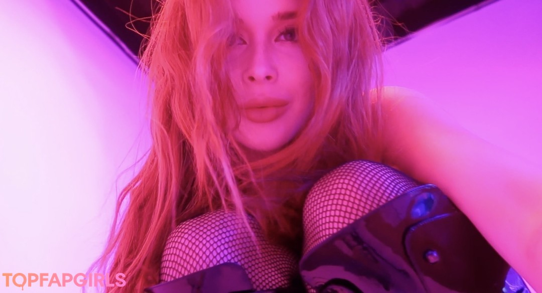 Nahá fotka uniklých OnlyFans od Renee Olstead #693