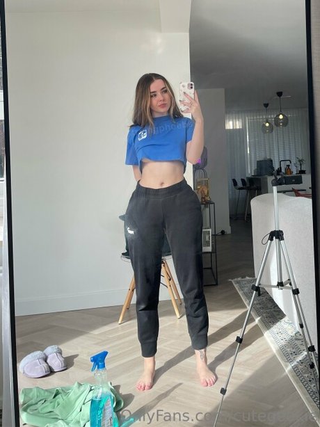 Nahá fotka uniklých OnlyFans od Cutegeekie