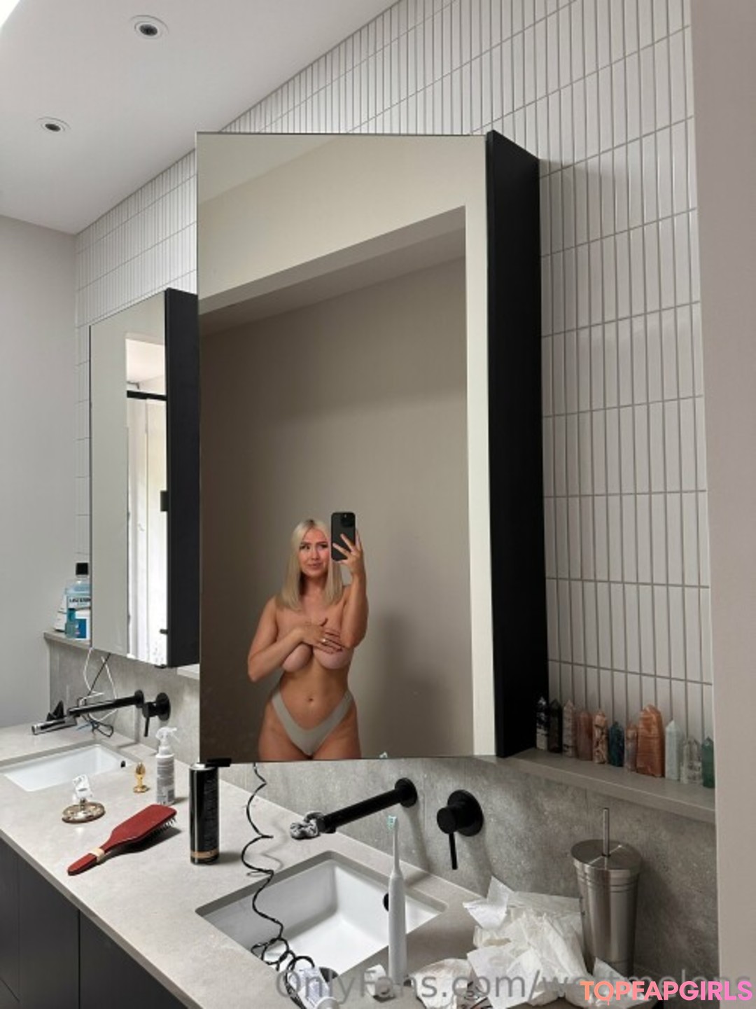 Nahá fotka uniklých OnlyFans od Wettmelons #197