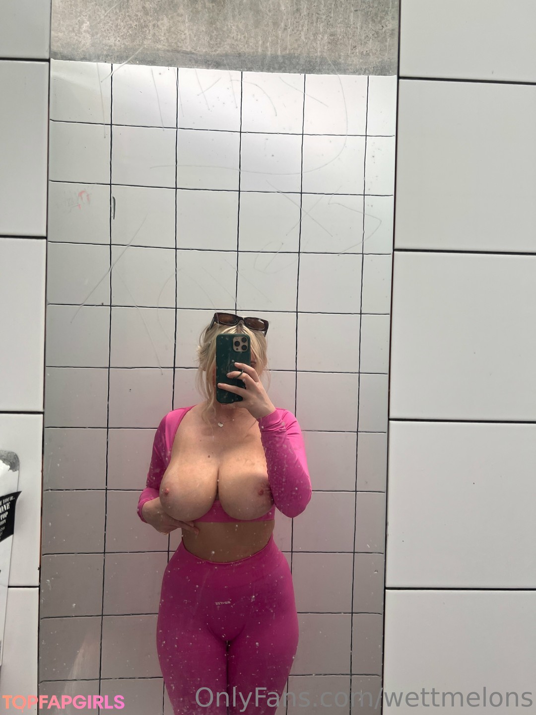 Foto nua vazada do OnlyFans de Wettmelons #2230