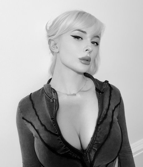 Jenna Lynn Meowri