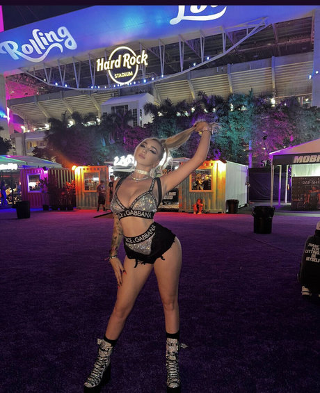 Kendra Sunderland
