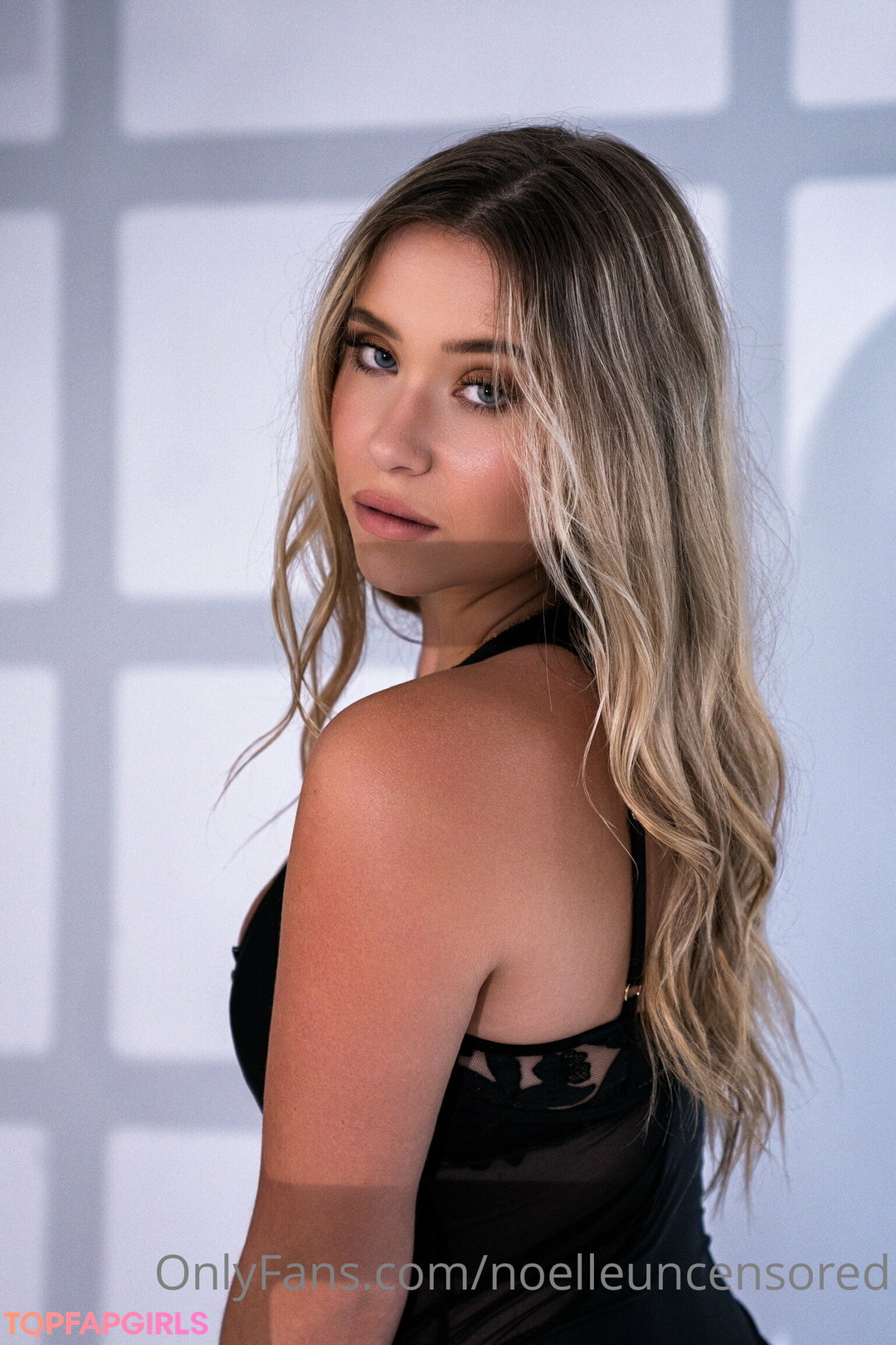 Nahá fotka uniklých OnlyFans od Vanessa Violet #15