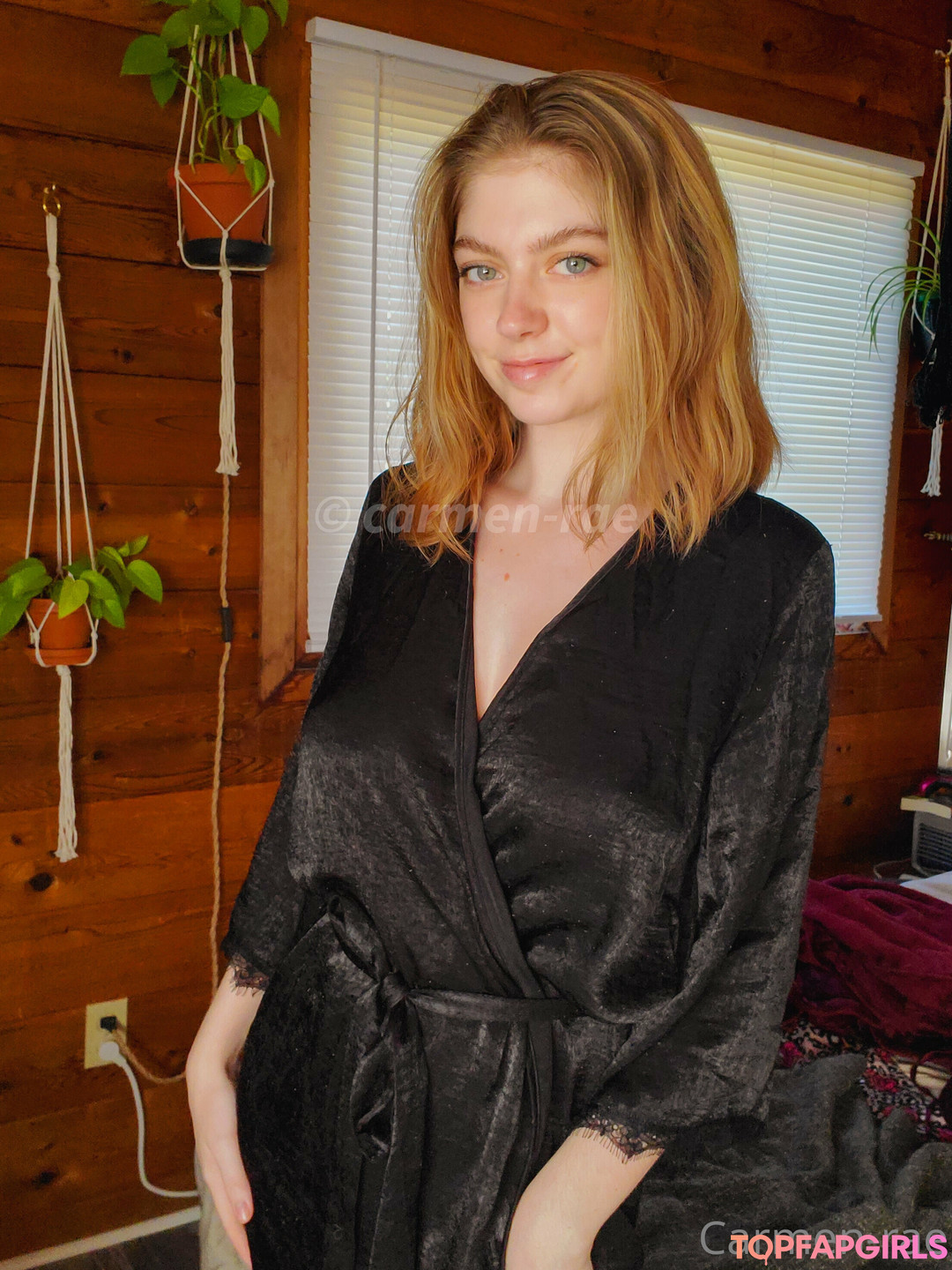 Naken lekkede OnlyFans-bilde av Carmenrae #1327