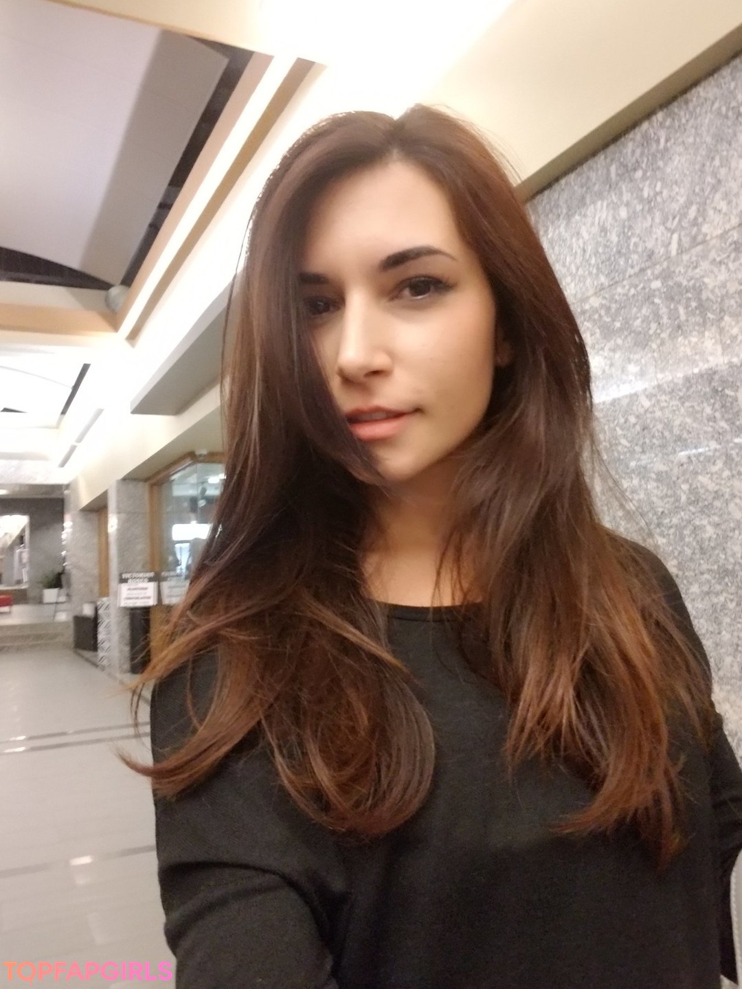 Nahá fotka uniklých OnlyFans od Alinity #915