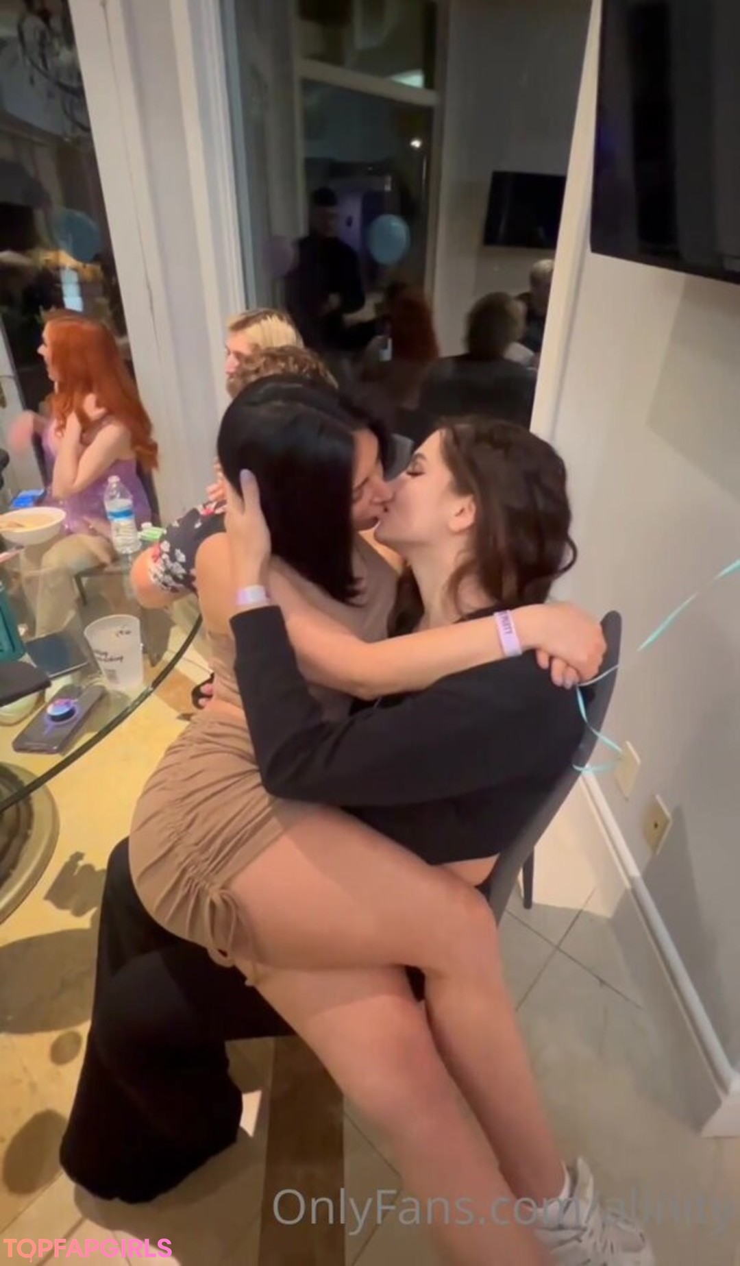 Nahá fotka uniklých OnlyFans od Alinity #3249