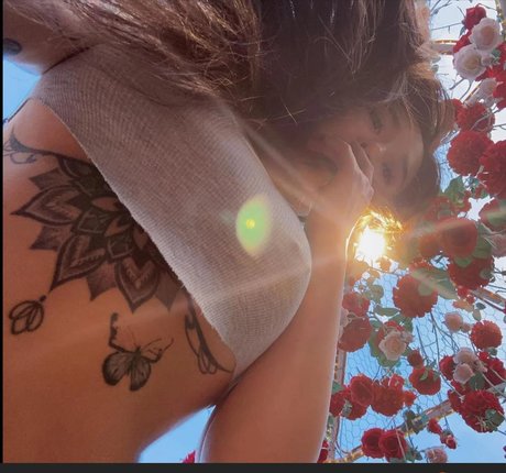 Обнаженная фотография утечки OnlyFans от Hitomi Songyuxin