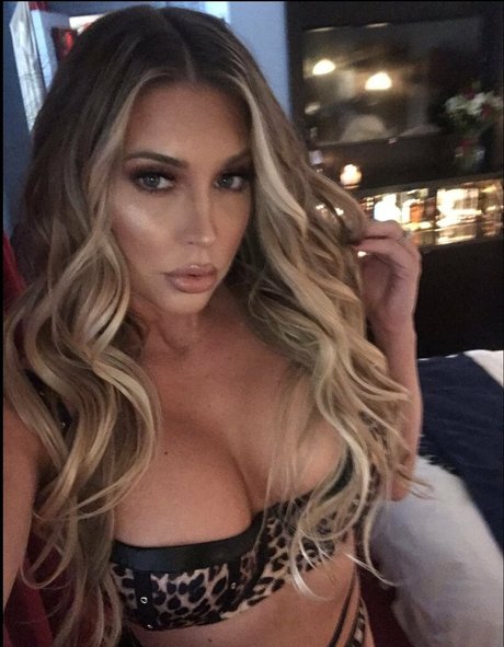 Samantha Saint