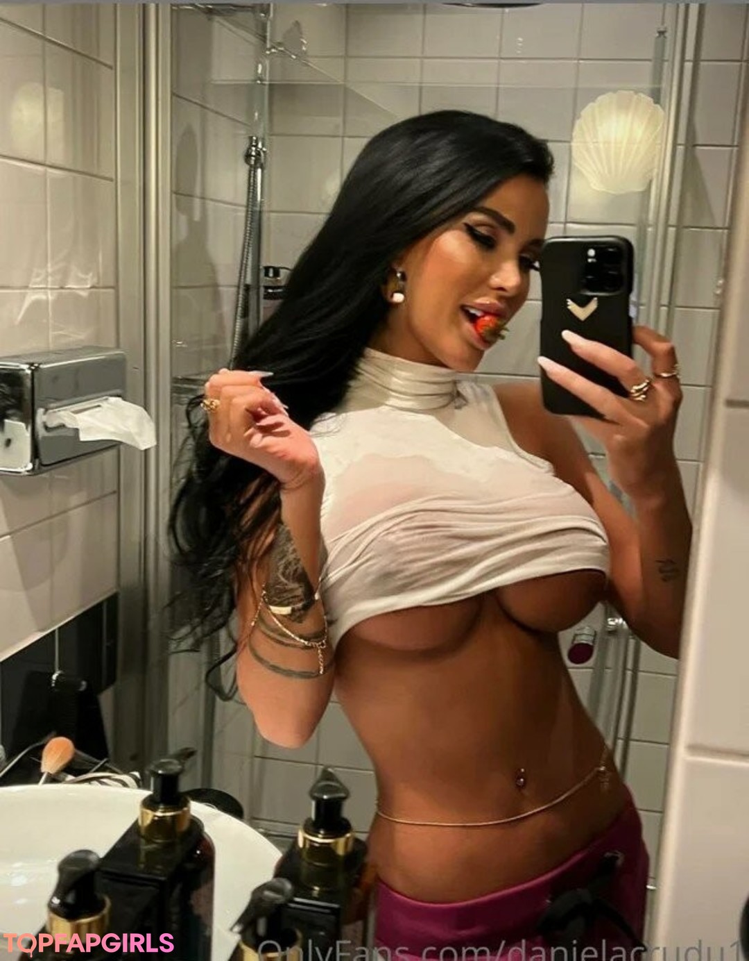 Naken lekkede OnlyFans-bilde av Daniela Crudu #105