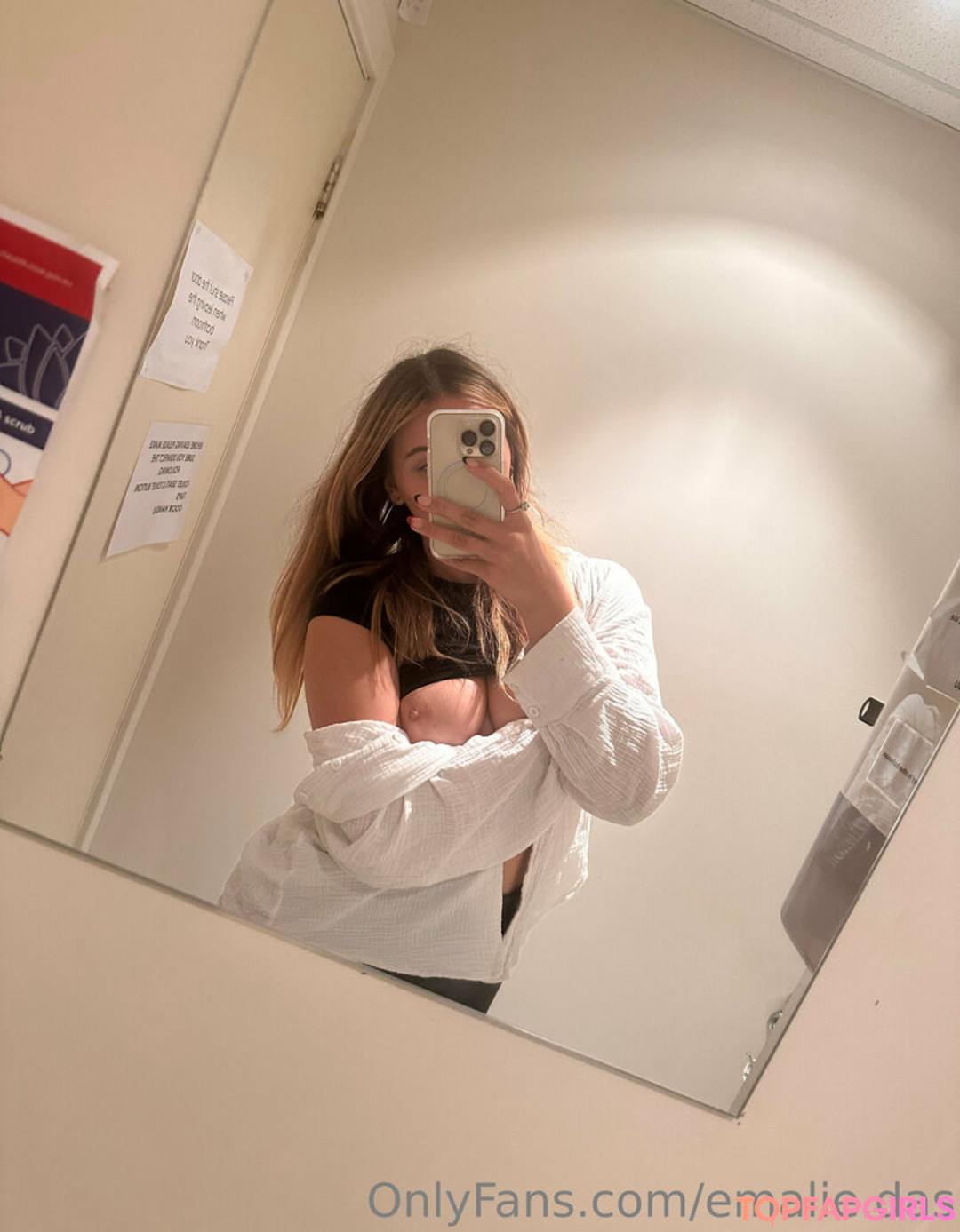 Nahá fotka uniklých OnlyFans od Emalie Das #19