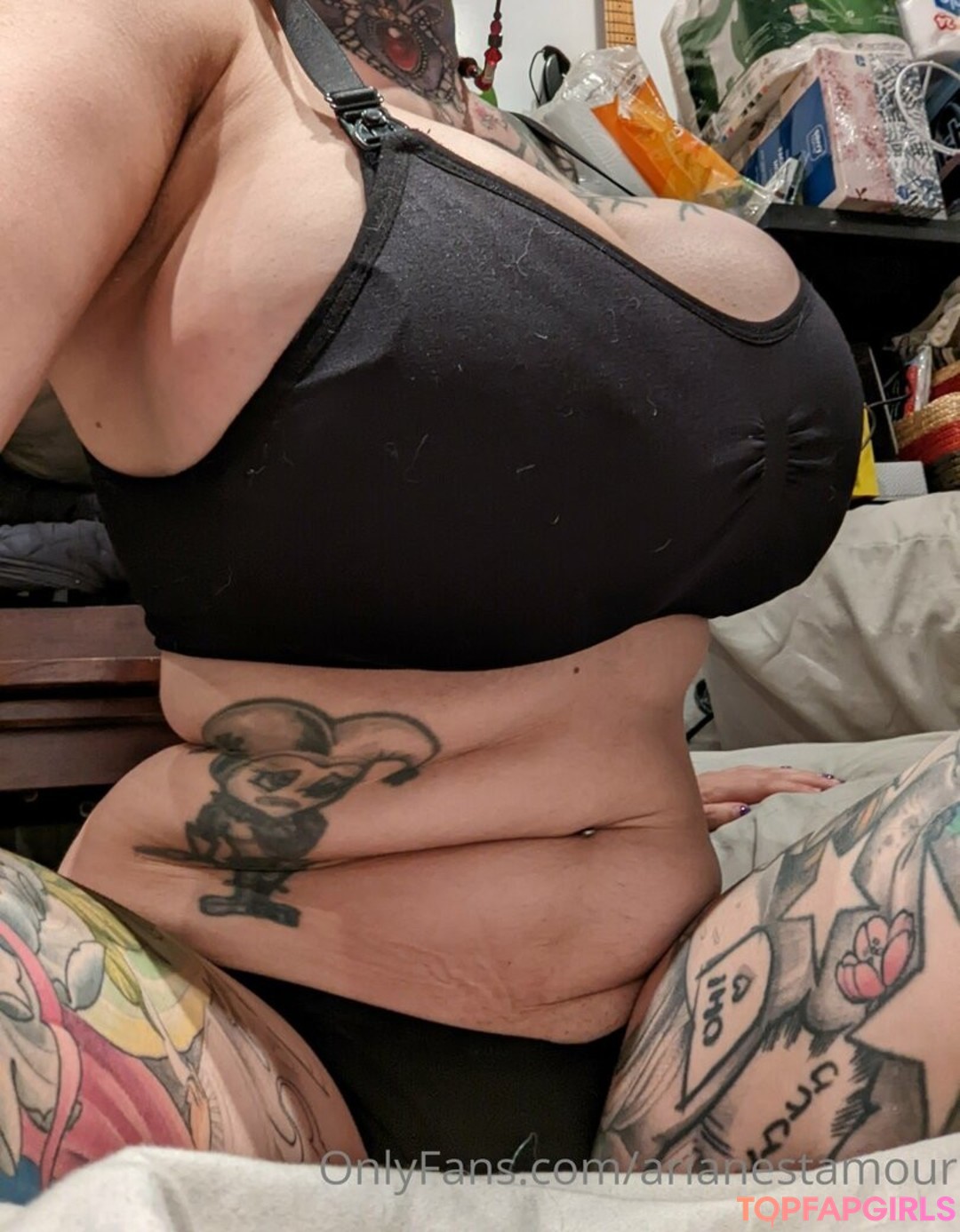 Nøgent lækket OnlyFans-billede af Ariane Saint Amour #2116