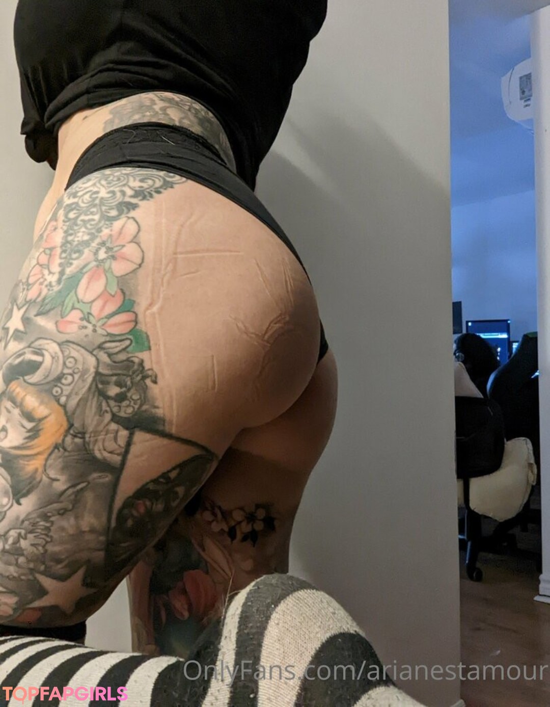 Naken lekkede OnlyFans-bilde av Ariane Saint Amour #2387