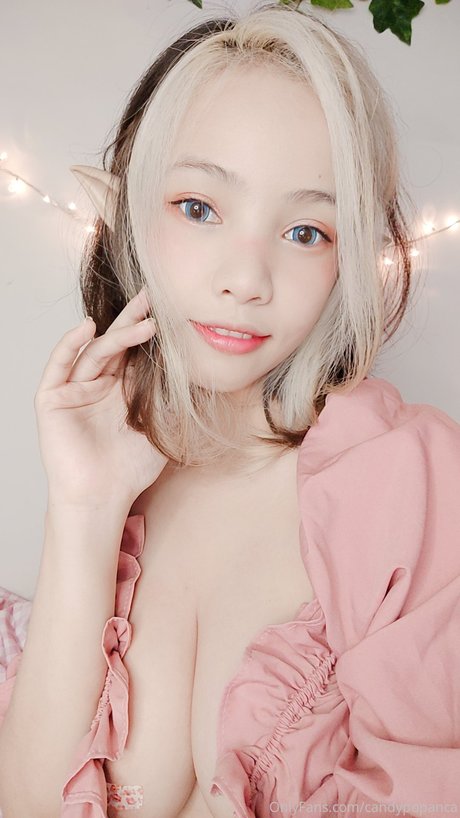 Naken läckt OnlyFans-bild av Candypopanca