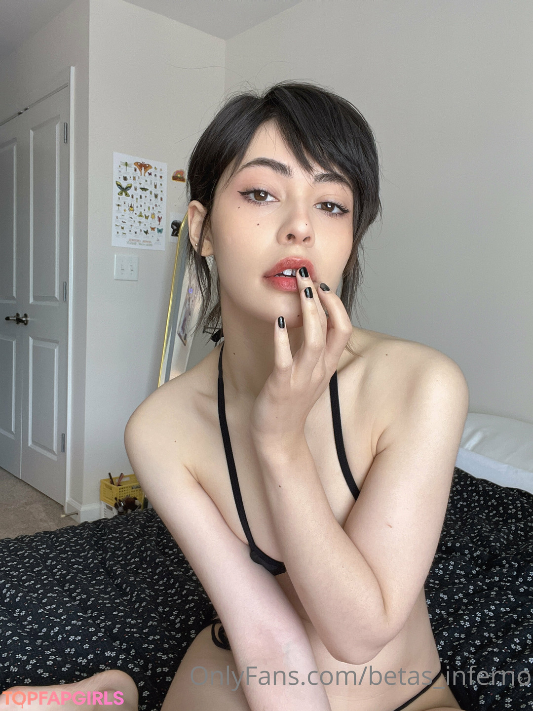 Naken lekkede OnlyFans-bilde av Betas Inferno #234