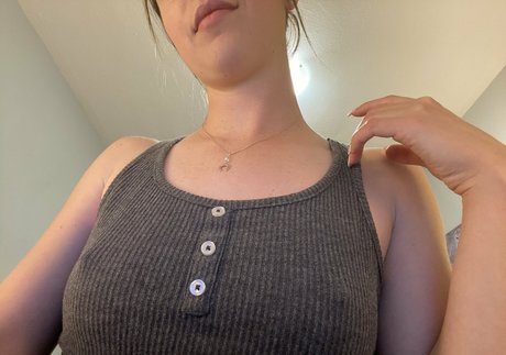 Nadia Foxx