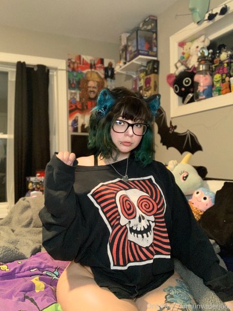Invader jade