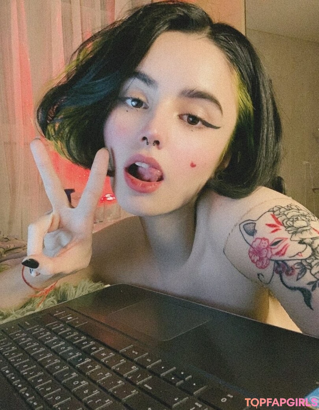 Nahá fotka uniklých OnlyFans od Loona #282