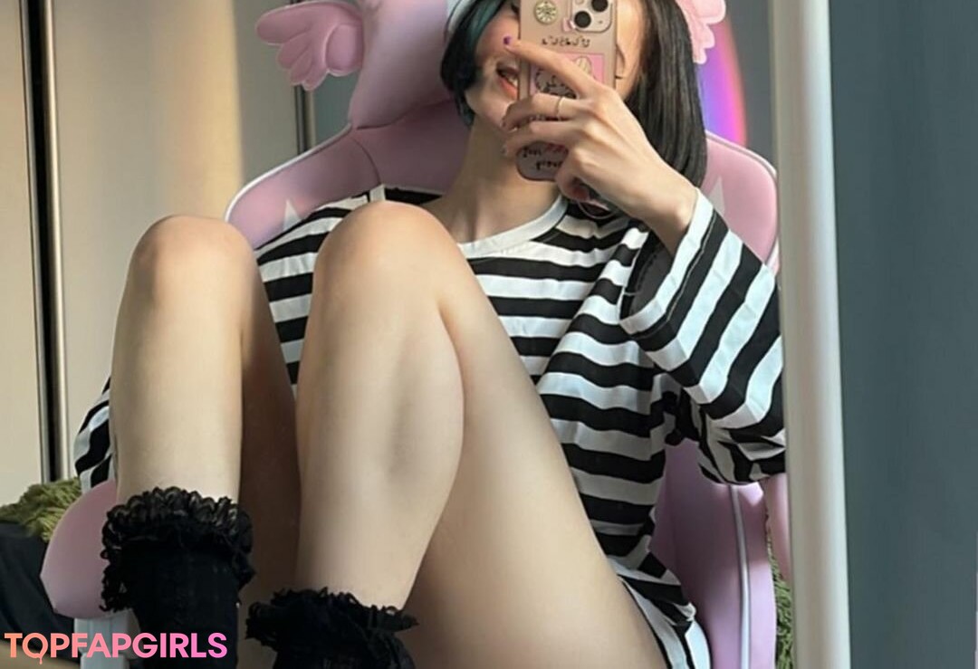 Nahá fotka uniklých OnlyFans od Loona #395