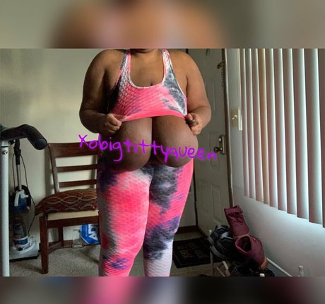 Nagie wyciekłe zdjęcie OnlyFans od Xobigtittyqueen