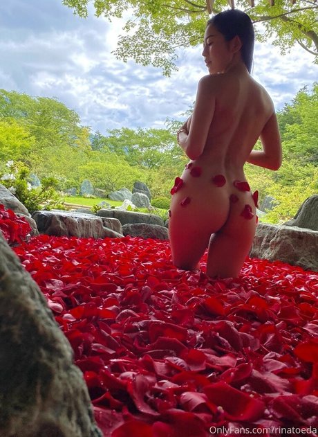 Alaston vuotanut OnlyFans-kuva Rina Toeda