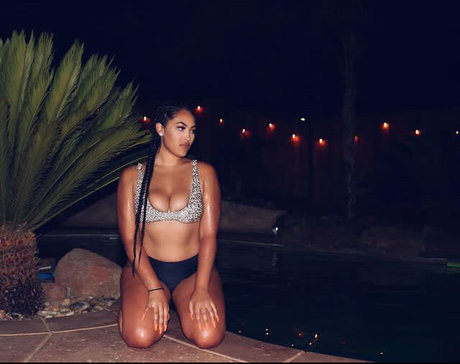 Naakte gelekte OnlyFans-foto van Kaitlyn Oconor