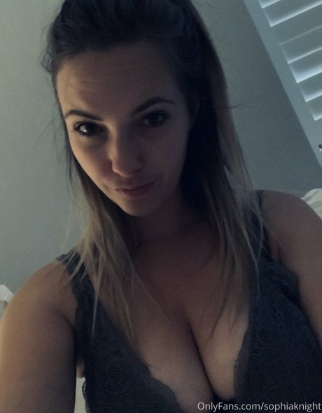Alasti lekkinud OnlyFans-i pilt Sophia Knight