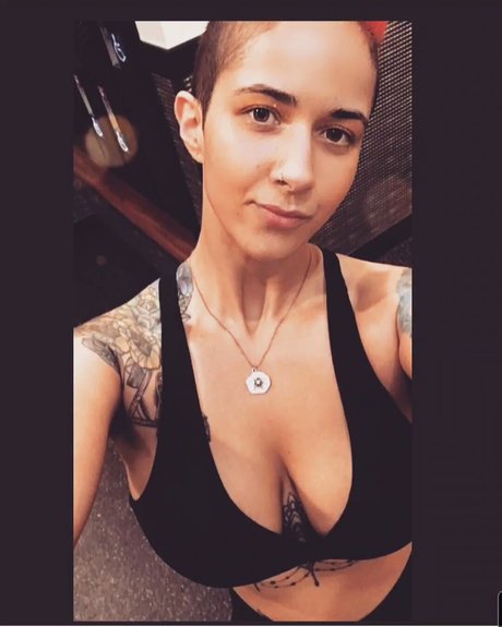 Alaston vuotanut OnlyFans-kuva Jessica