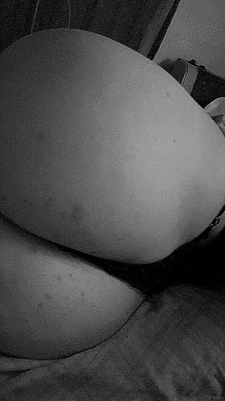 Nahá fotka uniklých OnlyFans od Azuleish
