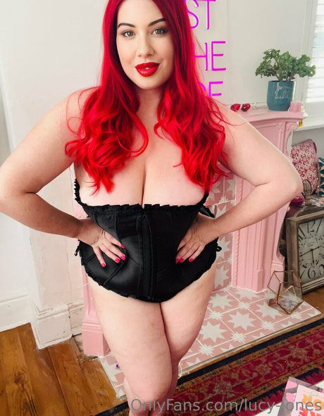 Nagie wyciekłe zdjęcie OnlyFans od Lucy Jones
