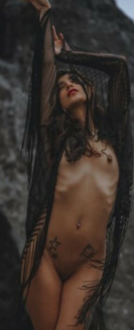 Foto di nudo di fuga di OnlyFans di Thcsiren