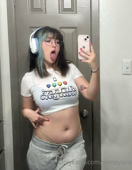 Naken läckt OnlyFans-bild av Sleepysira