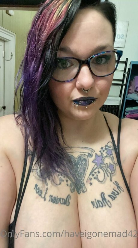 Nahá fotka uniklých OnlyFans od Haveigonemad422