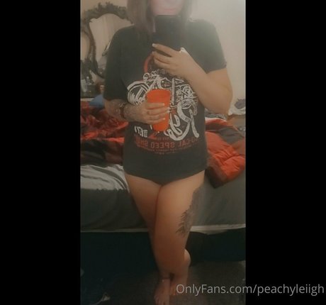 Nahá fotka uniklých OnlyFans od Peachyleiigh