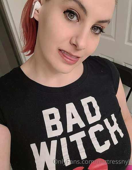 Nacktes geleaktes OnlyFans-Foto von Miztressnyk