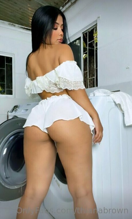 Обнаженная фотография утечки OnlyFans от Thianabrown