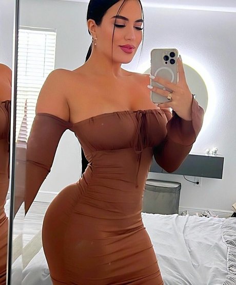 Nahá fotka uniklých OnlyFans od Melany Fernandez