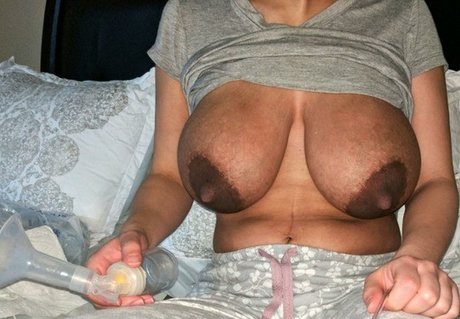 Naturalbustyhotwife