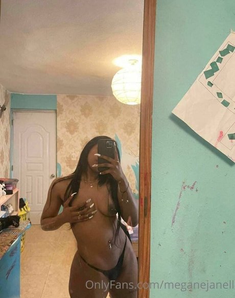 Обнаженная фотография утечки OnlyFans от Leonorbr29
