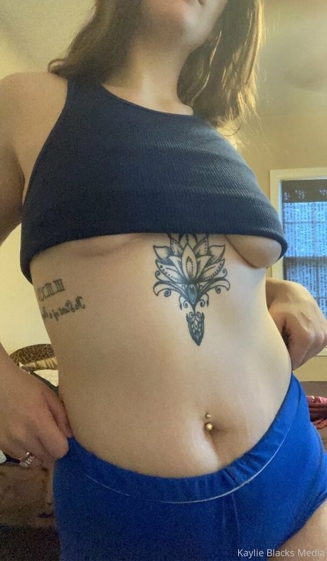 Naken läckt OnlyFans-bild av Hotwifekaylieblacks