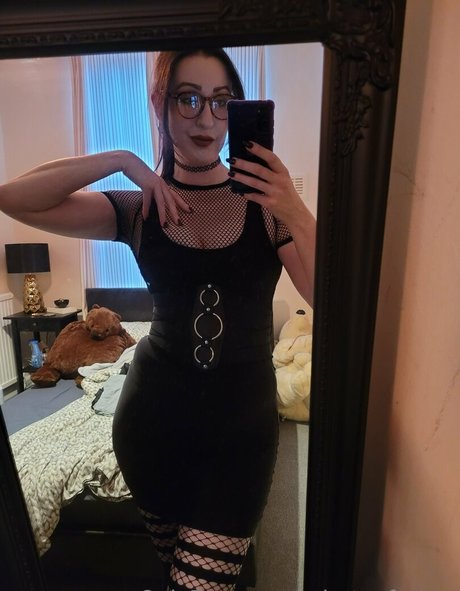 Naken lekkede OnlyFans-bilde av Missteaasmr