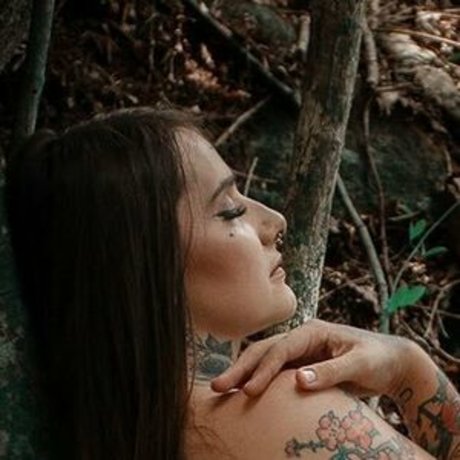 Обнаженная фотография утечки OnlyFans от Aninha Buss