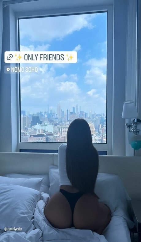 Naken läckt OnlyFans-bild av Theonlyrylie