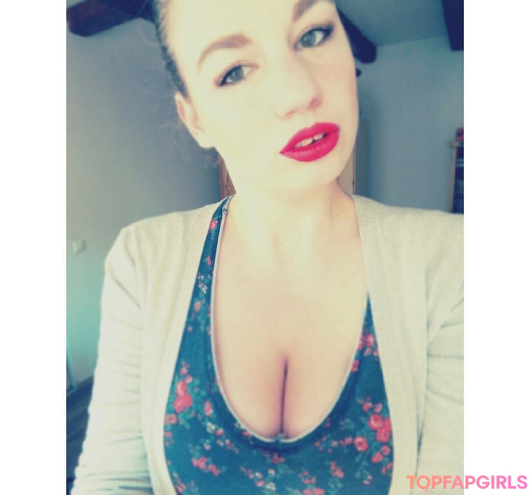 Photo nue de fuite OnlyFans de Fuzyfruzsina #17