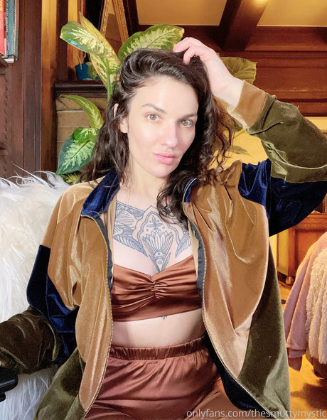 Nagie wyciekłe zdjęcie OnlyFans od Thesmuttymystic