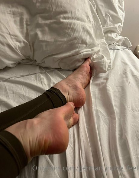 Foto di nudo di fuga di OnlyFans di Germannursefeet