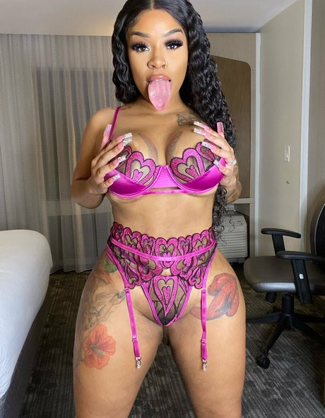 Lickmykakez
