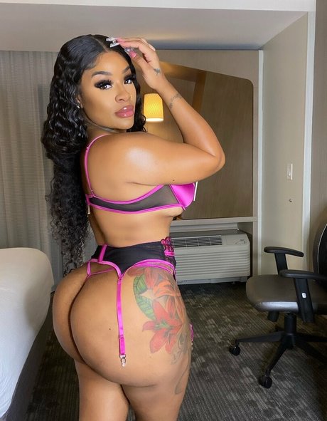Lickmykakez